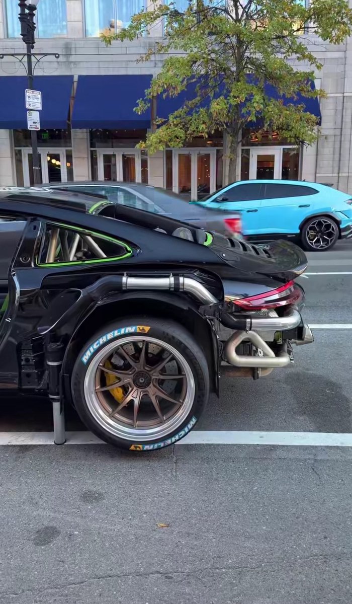 proxy63s's tweet photo. All eyes on this particular car https://t.co/6eCkmyhj3C