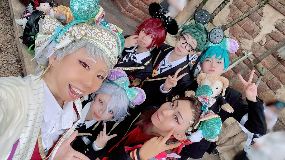 non_mtk's tweet photo. ⚠️コスプレ/twst

遅ればせながら昨日は制服でこのメンバーでした！！！本当にずーーーっと笑っていた気がする😂ひさびさにショーも当たって見れたの嬉しかった✨あらためてみんな2日間ありがとう🫶🫶🫶

#Dハロ仮装2026
#Dハロツイステ仮装 https://t.co/wckfjdJLdr