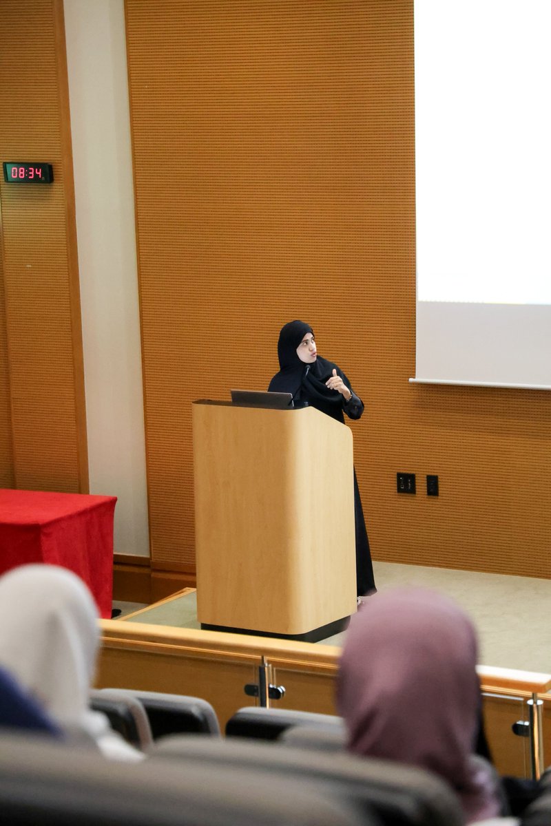 DGHS_Dakhiliyah's tweet photo. نظم قسم التطوير والتوجيه المهني بـ #مستشفى_نزوى ورشة عمل "كيفية كتابة الأبحاث العلمية وكيفية اختيار المجلات العلمية لنشرها"، قدمتها الأستاذتان شيماء بنت سعود البداعية (رئيسة قسم مصادر المعلومات الإلكترونية)، وبشرى بنت صالح النوفلية (اختصاصية معلومات بالمكتبة الرئيسية) ...>يتبع https://t.co/bFcxD3Yv27