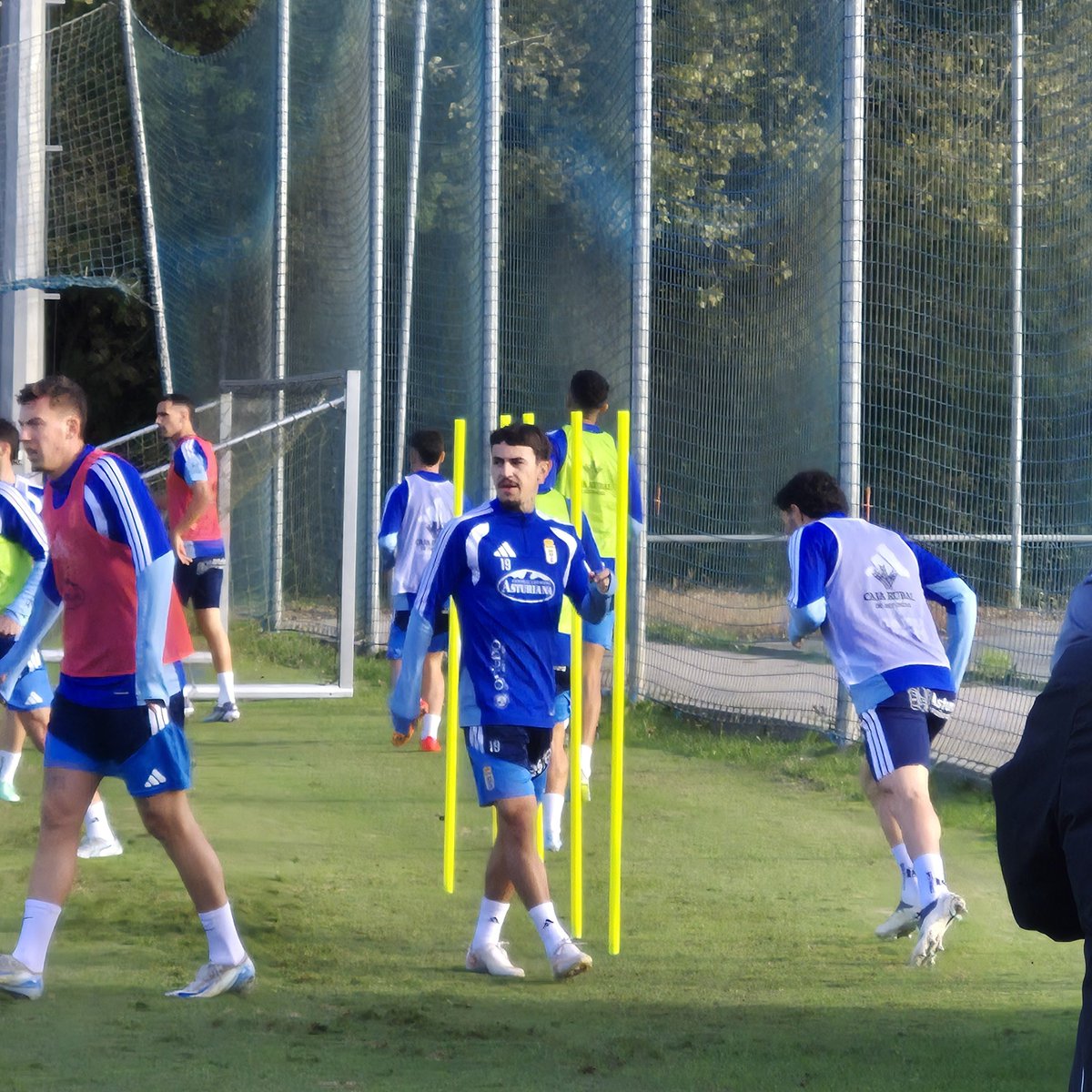 _RadioRO_'s tweet photo. NOTICIA.
Novedades en el entrenamiento del Real Oviedo.

✅ Isfan y Estanis apuntan a Almería.
⚽️ Chaira sigue sumando sesiones.
👍🏼 Brandon vuelve con el grupo.

Vía: @adrianbrr1 https://t.co/Wxwj5FjhGh