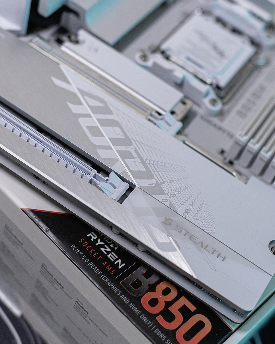 GIGABYTE_DE's tweet photo. GIGABYTE AORUS INFINITY AERO ELITE GiMATE AI TOP GAMING POWER ๐
GIGABYTE B850M AORUS STEALTH ICE ๐
Dank an ๐๐ ๐ธ๐ฅ๐ปCr: @ aorus_uk
#GIGABYTE #AORUS #ARI #AMD #B850 #custompc #pcgaming #setupwars #gaminglife #AORUSINFINITY https://t.co/ENpidgbhIx