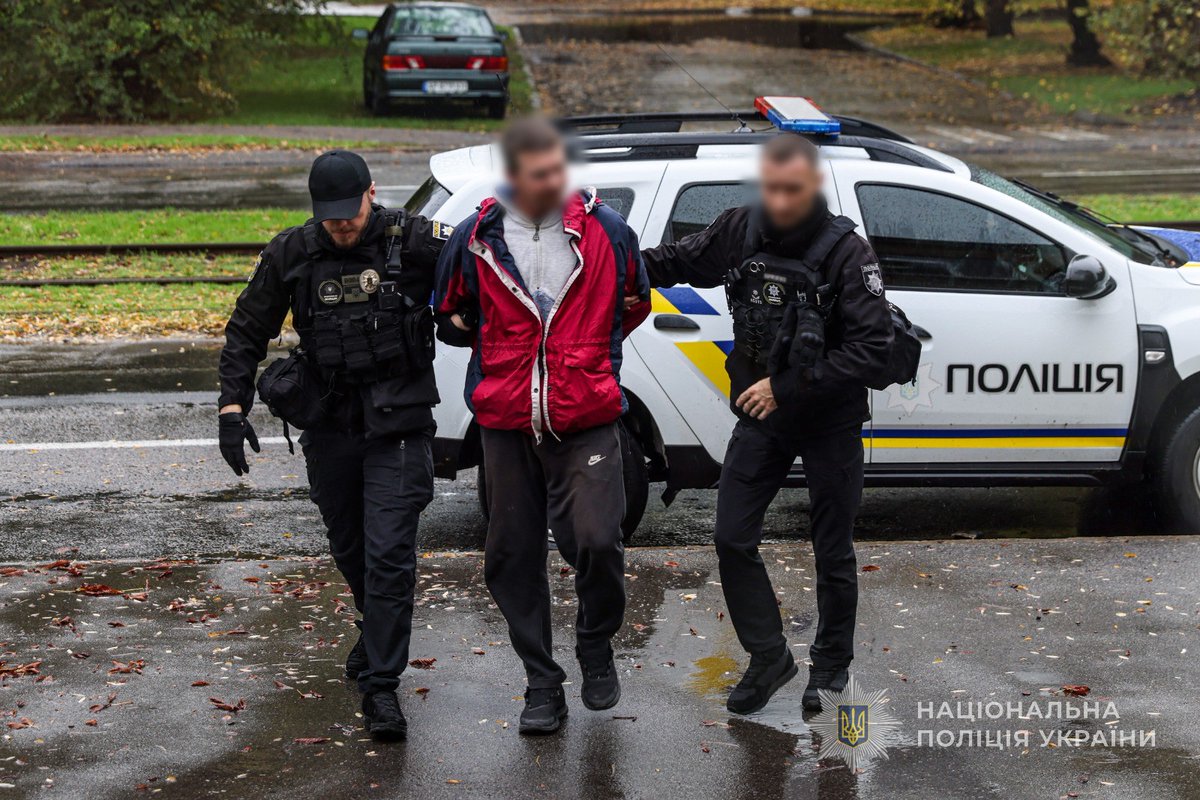 Police_ZP's tweet photo. На Запоріжжі Нацполіція та СБУ затримали двох продавців нелегальної зброї

Деталі: https://t.co/jKfgtKX5YU https://t.co/05Q3Tk8iDj