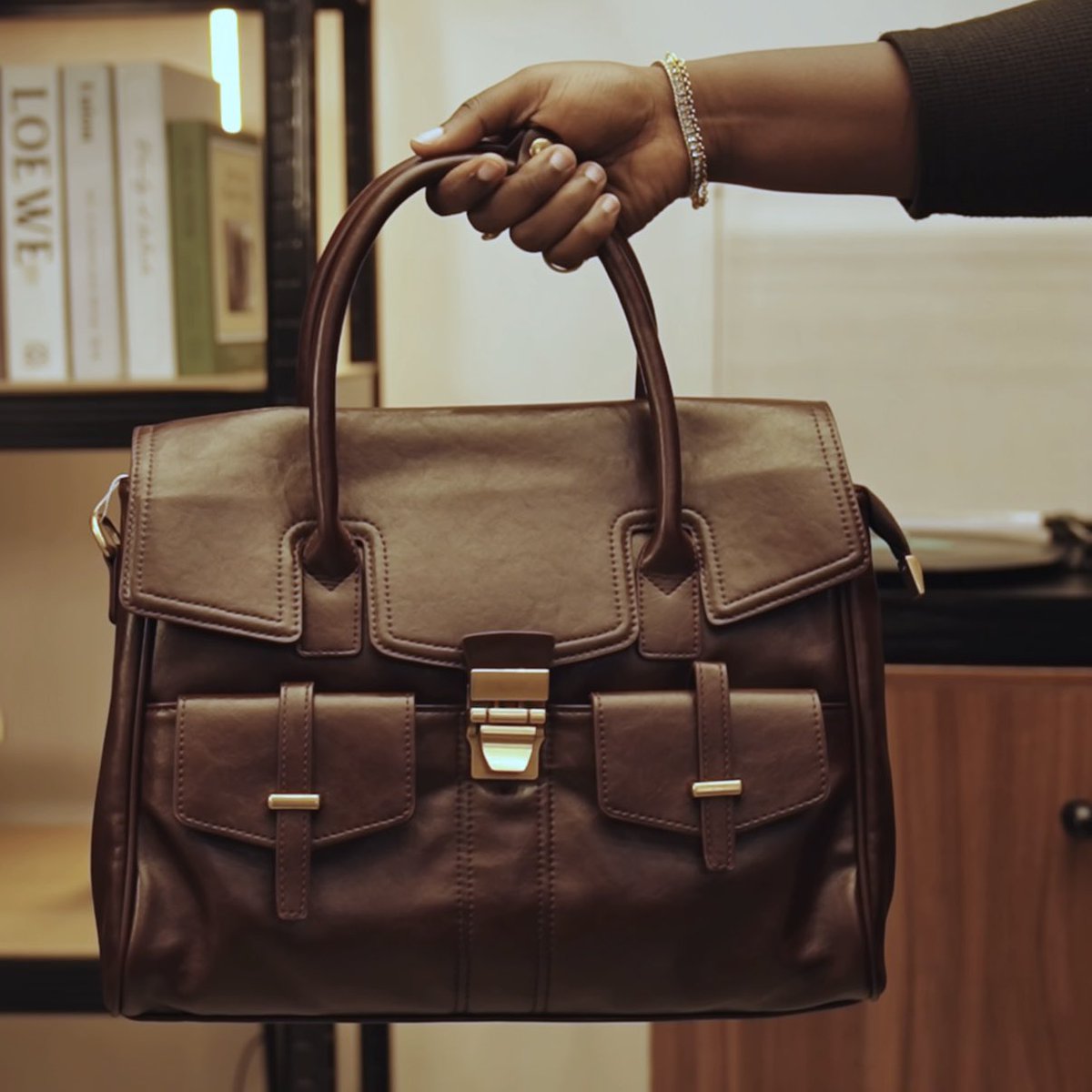 AdeDesigner's tweet photo. For context, these bags. https://t.co/3S8RT3SS7u