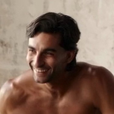 elrequin's tweet photo. “i think i’ve already said hello to everyone” 🤏 https://t.co/gyR08zMjR0