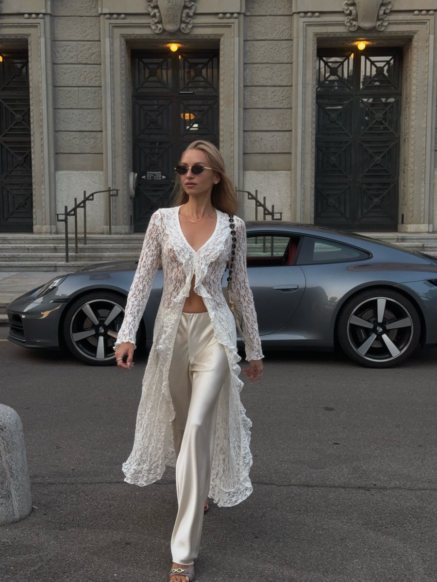 TCAHMET2's tweet photo. What outfit instantly makes you feel whimsical? https://t.co/SBf2sUjKOd