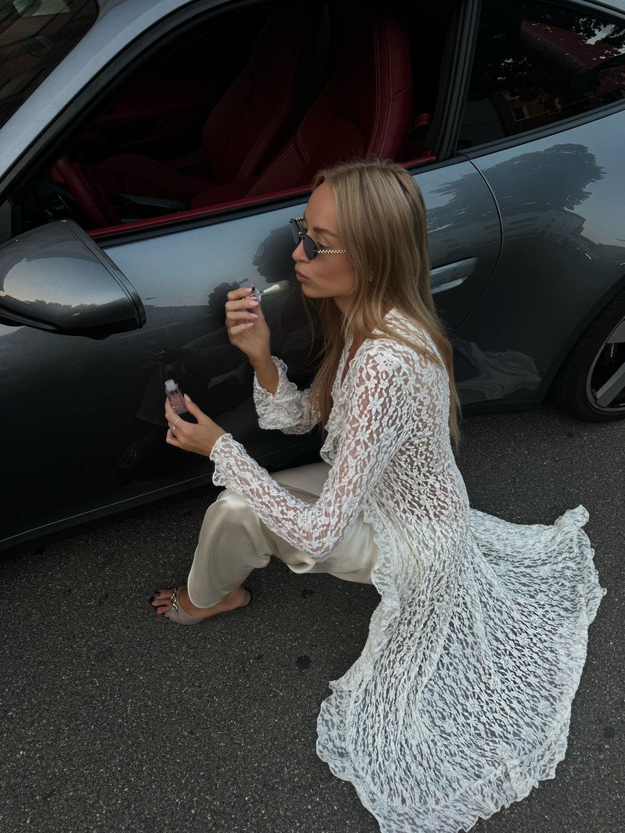 TCAHMET2's tweet photo. What outfit instantly makes you feel whimsical? https://t.co/SBf2sUjKOd