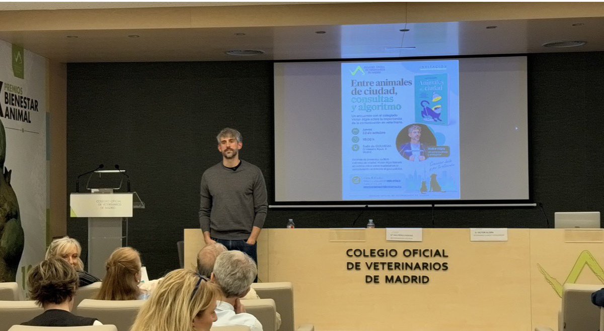 COLVEMA's tweet photo. Ayer, COLVEMA acogió la presentación de Animales de ciudad, de Víctor Algra. Una tarde cercana y distendida entre amigos y compañeros, con un interesante debate sobre comunicación veterinaria y divulgación.

Gracias, Víctor, por acompañarnos.

#COLVEMA #Veterinario https://t.co/7hnuoWXm9J