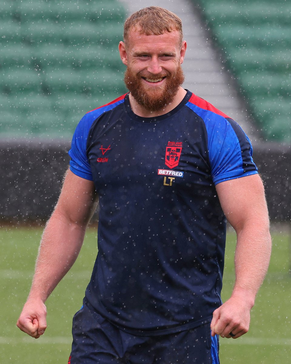 WiganWarriorsRL's tweet photo. A wet start to England's Captains Run in Perth. π§οΈ
#WWRL #EnglandRL https://t.co/VzhlkezvAA