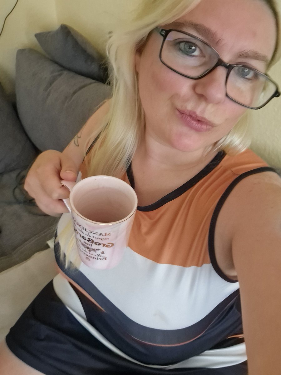 Mia_Goldstar's tweet photo. Ich liebe Männer, die nicht nur versprechen, sondern liefern. 💅✨

 jetzt will ich sehen, wer nicht nur heiße Luft produziert, sondern mir wirklich ein Lächeln ins Gesicht zaubert.

Überrasch mich: mia.goldstar's Profile - YouPay 💋

#adult #YouPay https://t.co/bFLVCBU9gy