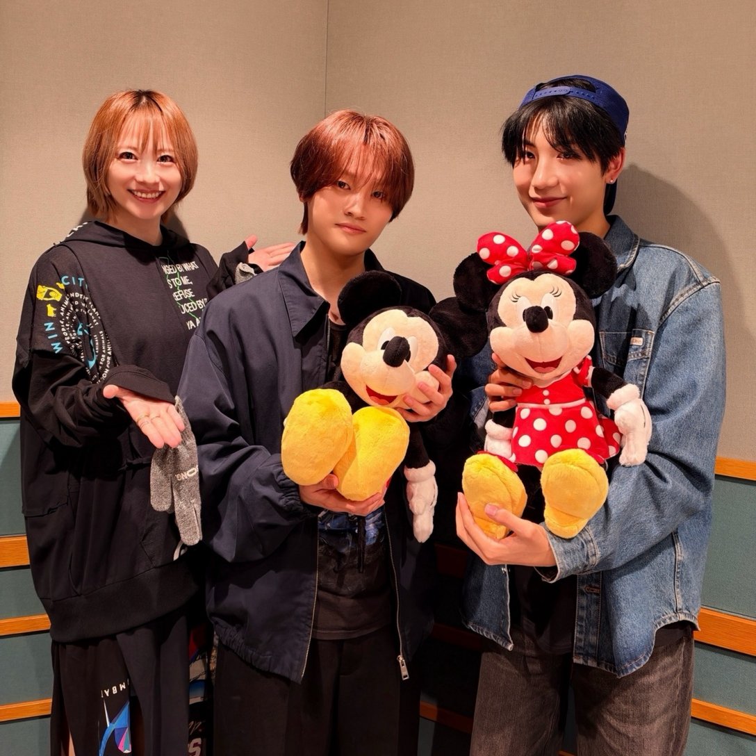 DisneyJCBcard's tweet photo. D's Cafe supported byディズニー★JCBカード
次回ゲストは先週に続き、MAZZELのHAYATOさん、KAIRYUさん☕️

“今”見返したい大好きな作品や、東京ディズニーランド®︎・東京ディズニーシー®︎での楽しみ方などのお話を伺いました📻
👉https://t.co/MFtNUu7sBe（D's Cafe）

⏰10/25（日）11:00-11:40
DJ @sakura1109m