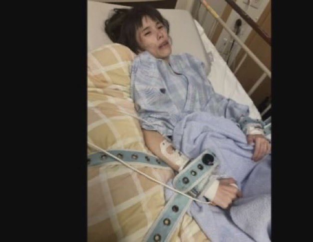 zundamotisuki's tweet photo. 今回の障害者虚偽証言からの少女餓死事での警察の取り調べが酷すぎる

「今言ったら楽になるぞ」
「別に施設をつぶしたいわけじゃないねん」
「お母さん困らすな」
「本当はやったんだろう、正直に言え」

留置場でノートに涙をにじませ
「何もしてないのに…自由を返してほしい」と書き残した被害者少女

勾留延長は 2回、身体拘束は 合計18日間に及んだ。

こんな16歳の少女が逃亡や証拠隠滅する恐れがあったとは思えません。

この事件は絶対に風化させてはいけない。