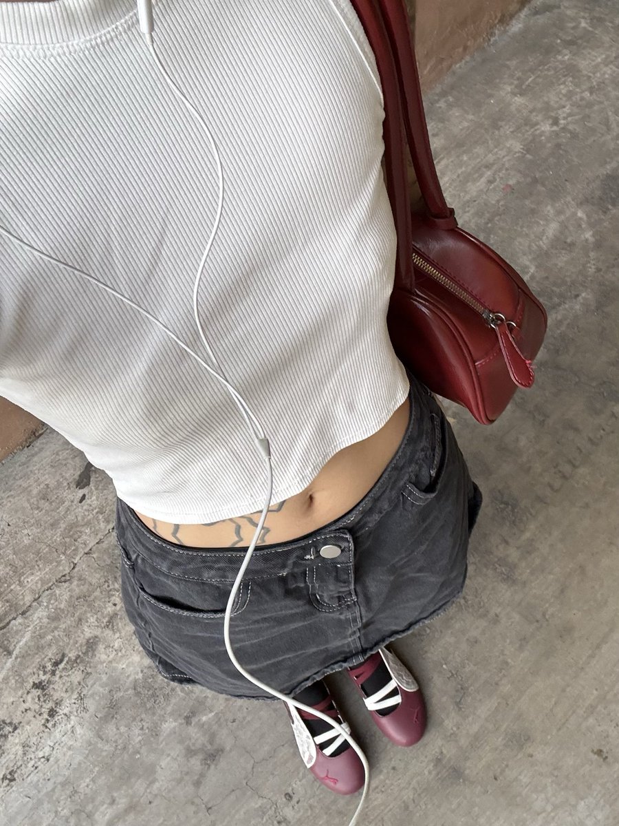 druhzna's tweet photo. ootd https://t.co/vdZOQoYRep