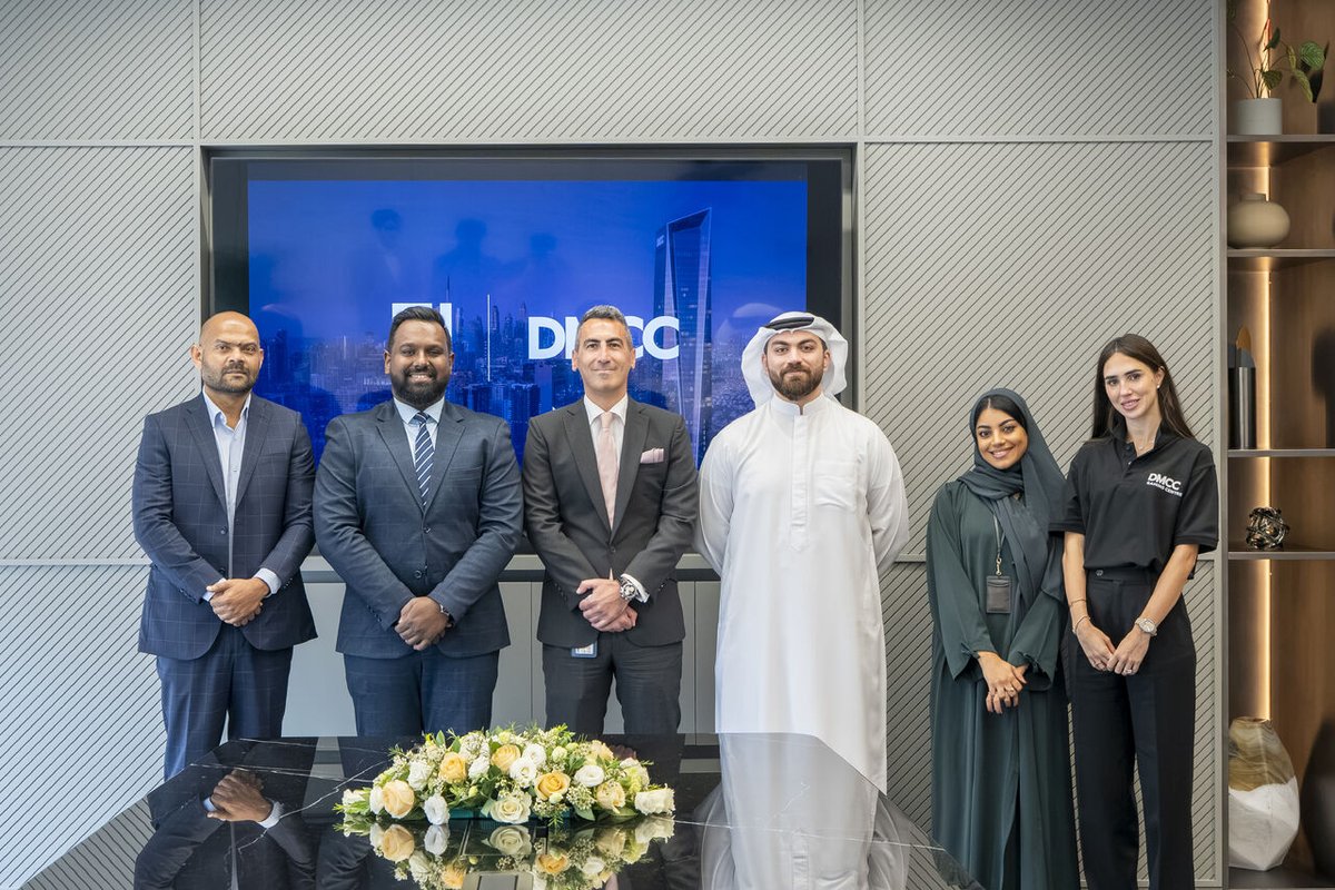 intergamefun's tweet photo. E&amp;L MENA signs MoU with DMCC

Read more: https://t.co/JqJXglYXjy

#ELMENA #DMCC #GamingCentre #EsportsMENA #MemorandumOfUnderstanding #GLEntertainment #LeisureMENA2027 https://t.co/4yz8KxejDZ