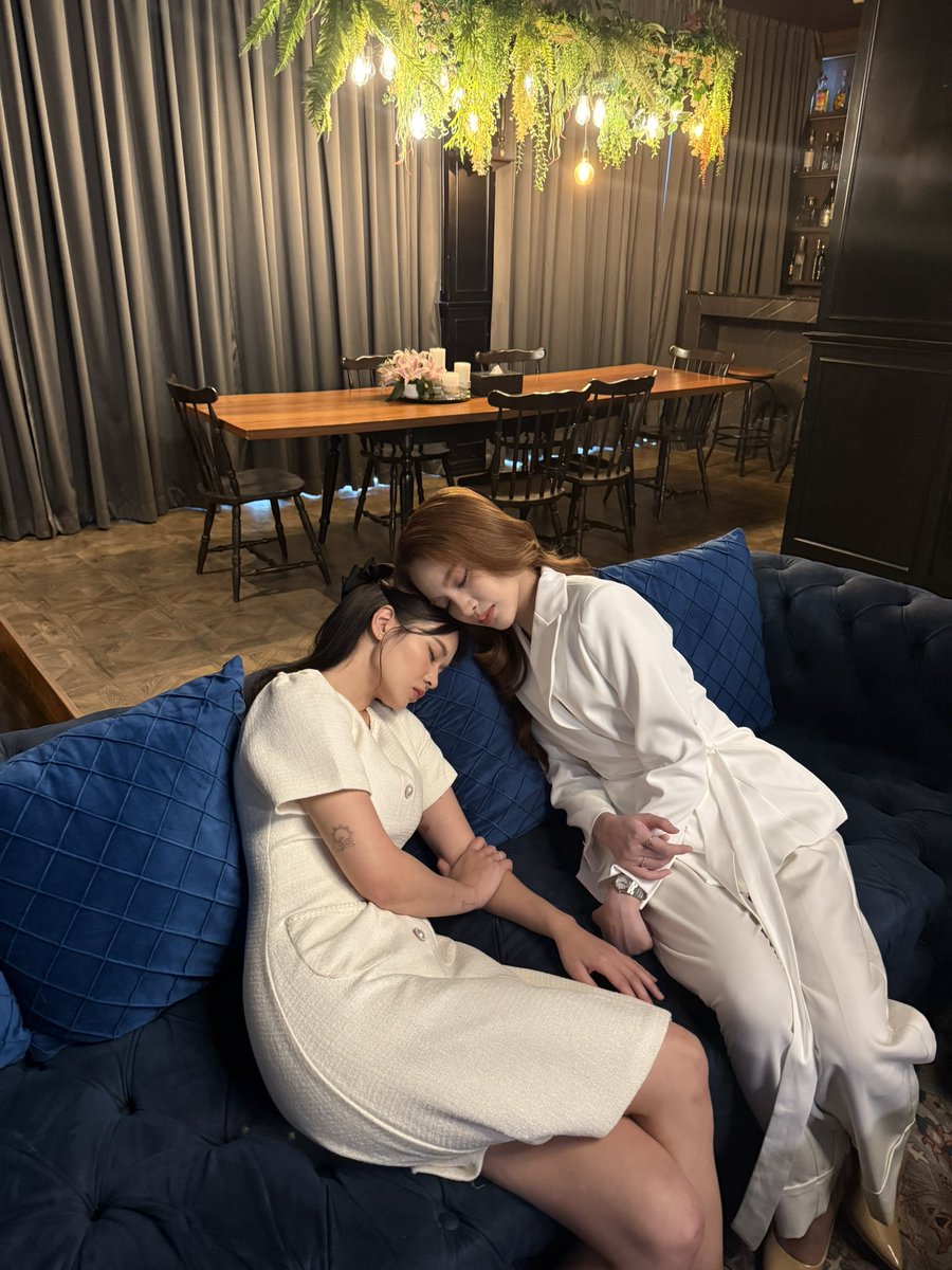 DQSpecial's tweet photo. อ้าว ป๊อกคู่

#WaitingforDQSP
#QueenBabeOnSetQ7
#TKphinyanech #nurdesoraya
#TKNur https://t.co/LlEoKr5pyc
