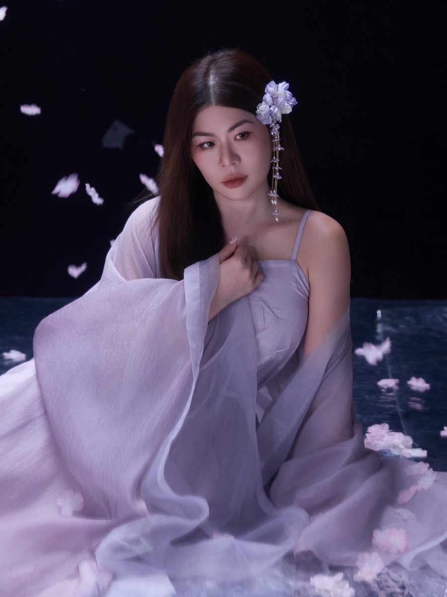Taynna_'s tweet photo. 追逐月光，捕捉花瓣。深圳的浪漫，藏在每一帧光影里。 https://t.co/JDqteB9mYz