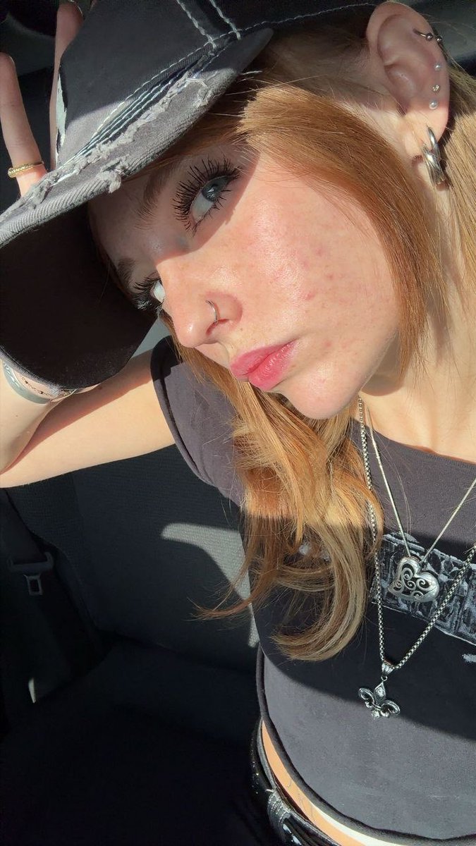 xav_ii2004's tweet photo. see you when i accidentally take another good picture ♡ https://t.co/hMOp6HPeib