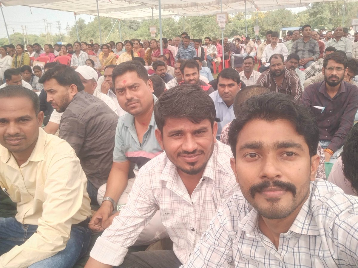 SURAJSI291194's tweet photo. #ऊर्जाविभाग के #संविदा अधिकारियों कर्मचारियों के #नवीन नियुक्ति योजना को 31अक्टूबर तक #पूर्णकरना था लेकिन अभीतक #परीक्षा का नोटिफिकेशन जारी नही होने के कारण #यूनाइटेडफोरमद्वारा 22 अक्टूबर को एकदिवसीय #प्रदर्शन भोपाल में @DrMohanYadav51 @PradhumanGwl @Energy_MPME @CMMadhyaPradesh https://t.co/fGYzVWoGMB