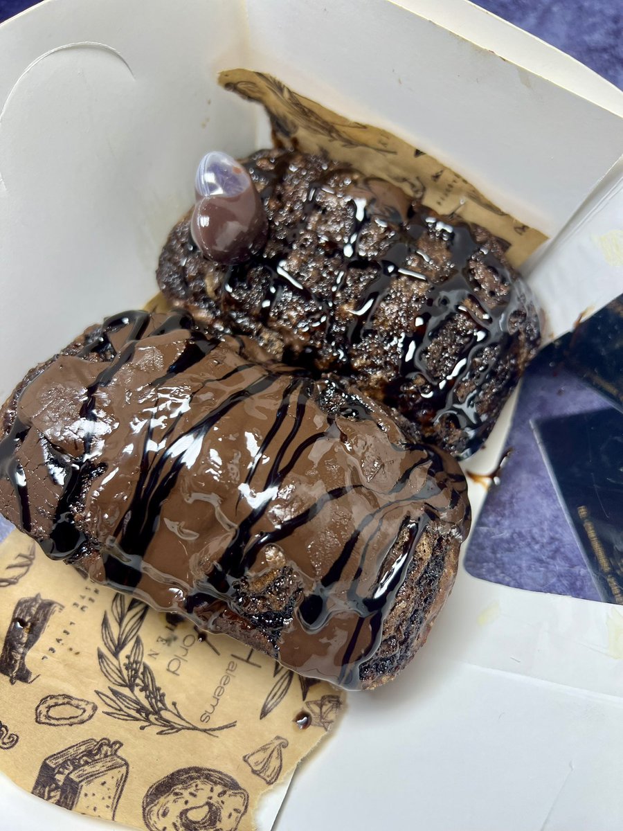 dhausagirl's tweet photo. Yummy Banana Bread 🤤😋
Who would you be giving this too? https://t.co/8EJBWgPlYO
