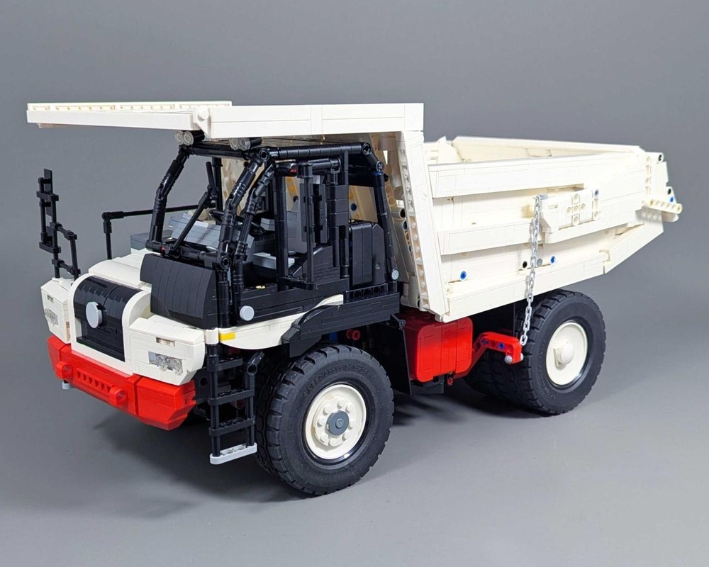 Rebrickable's tweet photo. Astra RD32 Mining Truck by M_longer #MOC-278838 #lego #rebrickable #legomoc https://t.co/oa6JDWlobT