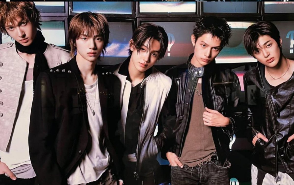 818tones's tweet photo. we missed good effort styling so bad that the whole house is crying and throwing up over this https://t.co/sq6xKZPuao