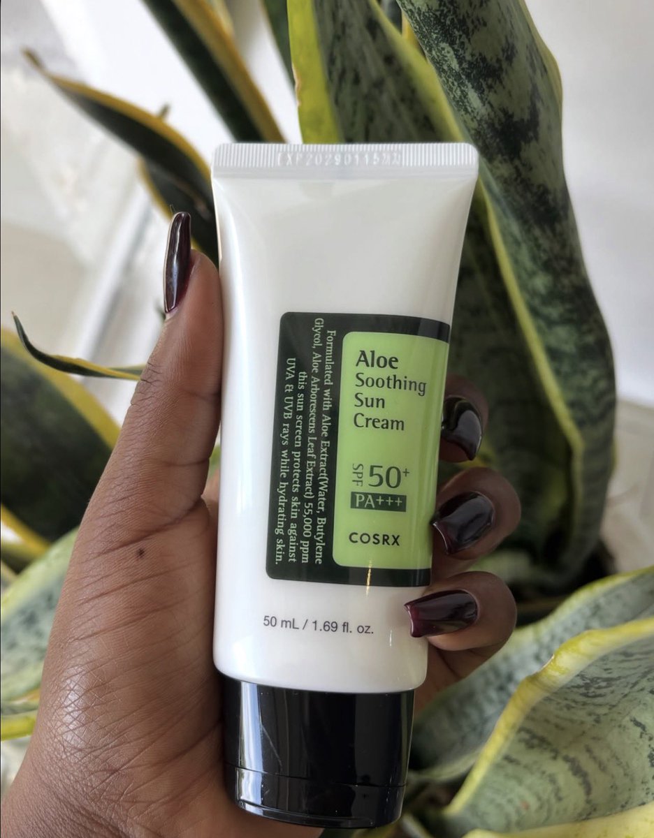 NoFilterSkin's tweet photo. The sunscreens every black girl needs that won’t leave a white cast https://t.co/pmW86c1cwL