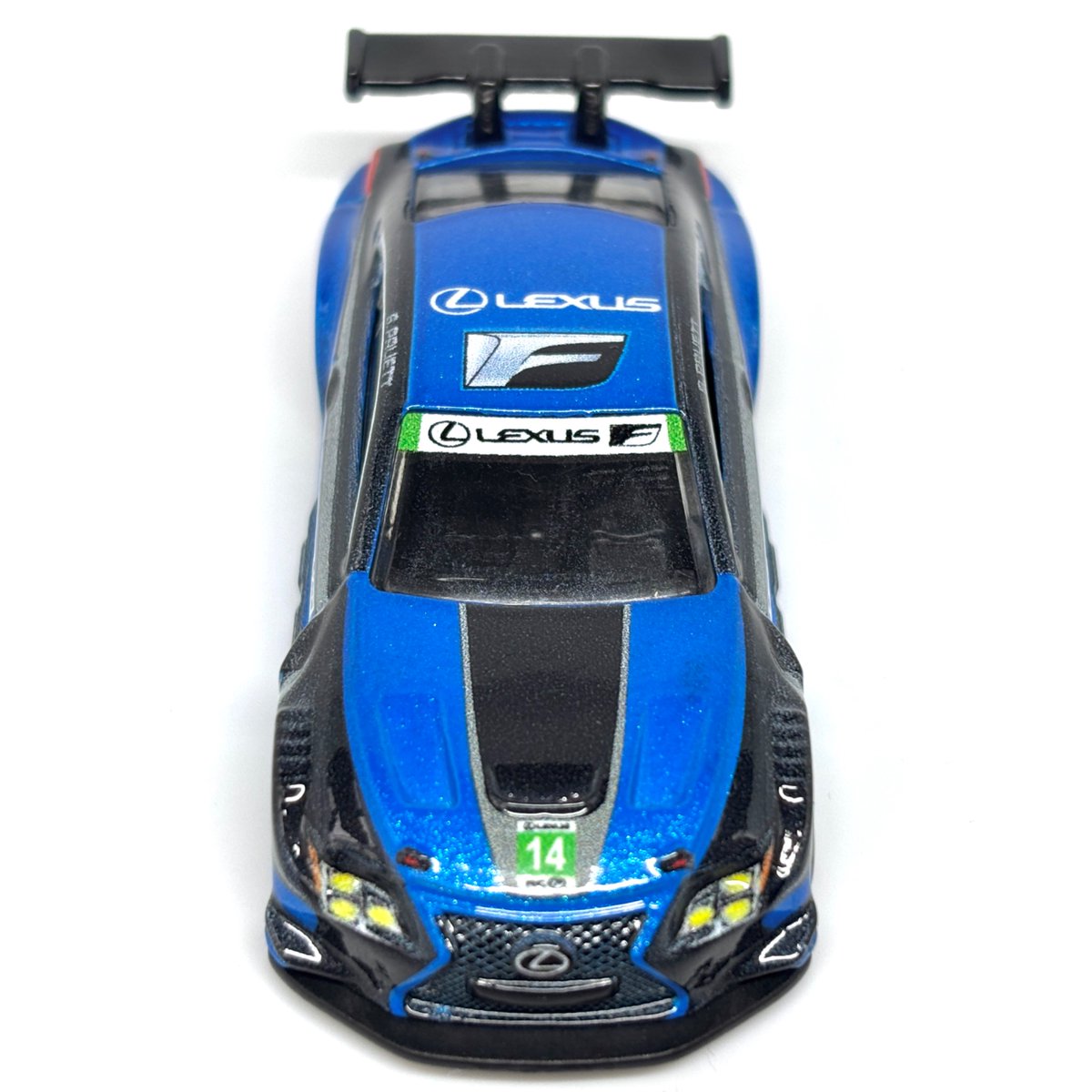 MagnetizingD's tweet photo. 先週発売のRC Fを開封。RC FのGT3は参戦開始してから長いから様々なグラフィックがあるけどこの青基調のIMSAのグラフィックが1番好き。実車では青い部分がクロームブルーだからホットウィールが得意とするスペクトラフレーム塗装だったらもっと良かったんだけどこれでもカッコいい。
#ホットウィール https://t.co/17JllpAIai