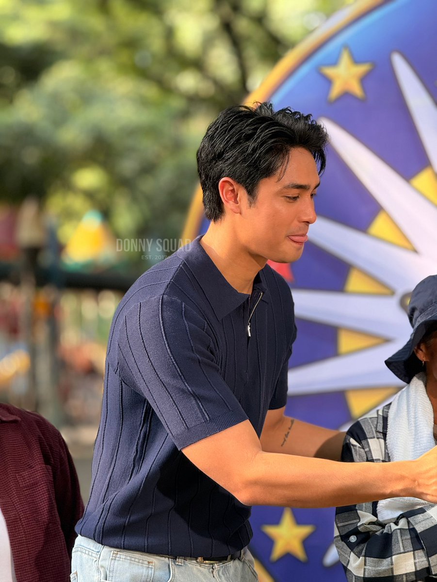 DONNYSQUADPH's tweet photo. Donny yesterday for ABSCBN's Christmas Station ID shoot. 🎄

@donnypangilinan
#DonnyPangilinan
#ShareTheBlesSING #KantaKlaus 
#ABSCBNStudiosChristmasID https://t.co/dZcPwjIJpT