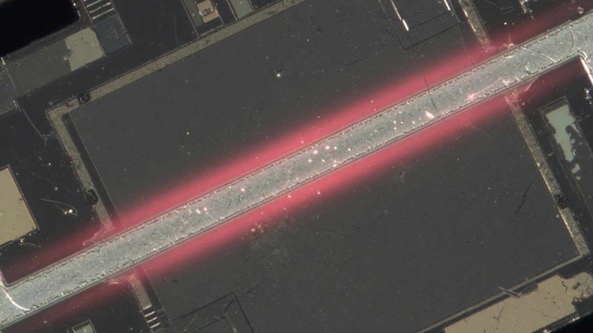 QuantumStateX's tweet photo. Gonzalo Camacho of the German Aerospace Center ( DLR ) and Benedikt Fauseweh of DLR and TU Dortmund University have proposed a new classification framework for time crystals, moving beyond existing understandings of these quantum phenomena.
#dlr https://t.co/lGkKaUV99s