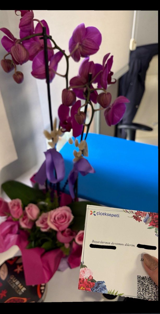 Gamzelibea's tweet photo. Öğle arası gelen mutluluk 💐 haftanın tüm yorgunluğunu atmış bulunmaktayım 🥰 https://t.co/UafJXT5nyU