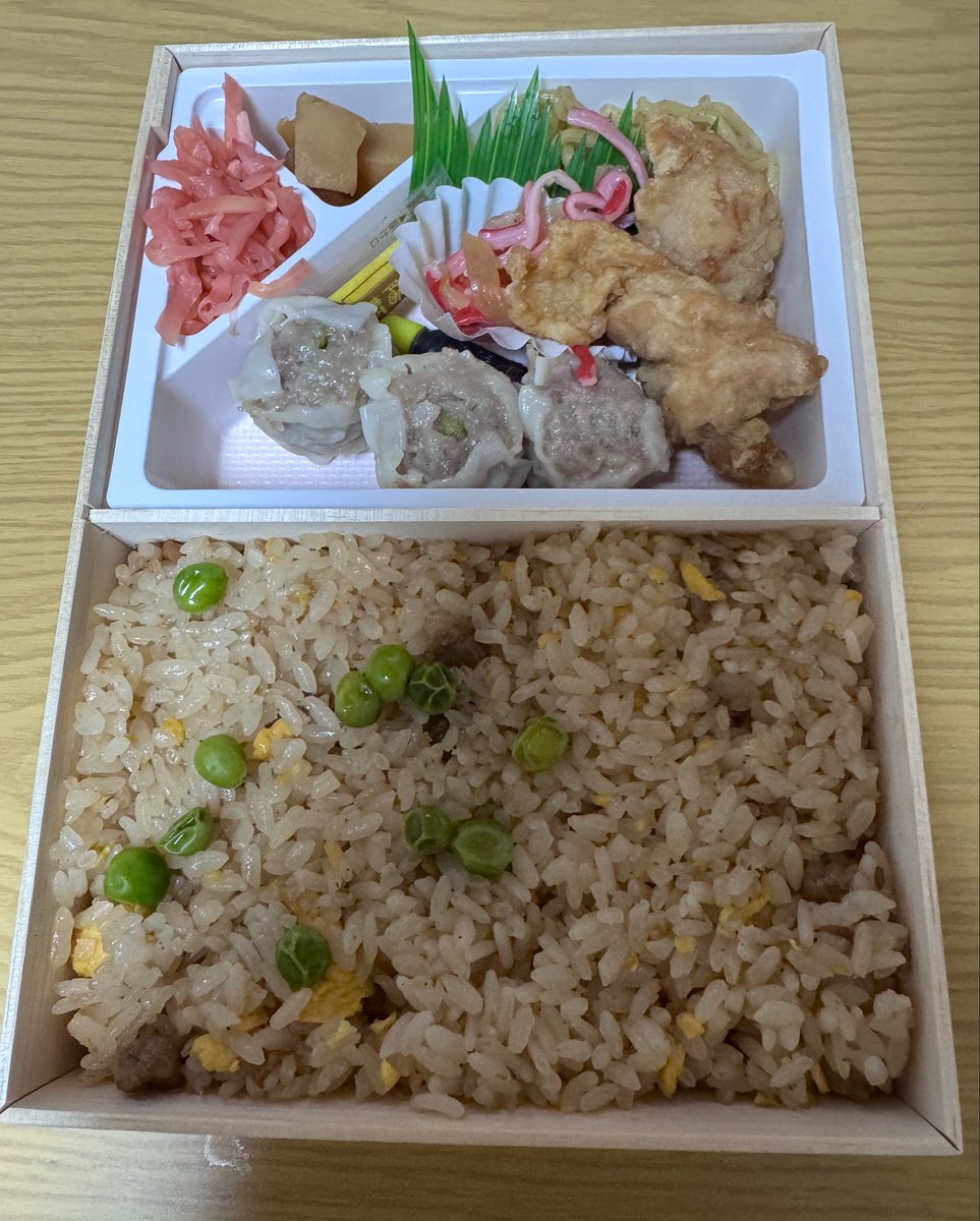 Mikado_CEO's tweet photo. 実は初めての崎陽軒炒飯弁当 https://t.co/t4tkAS6LVD