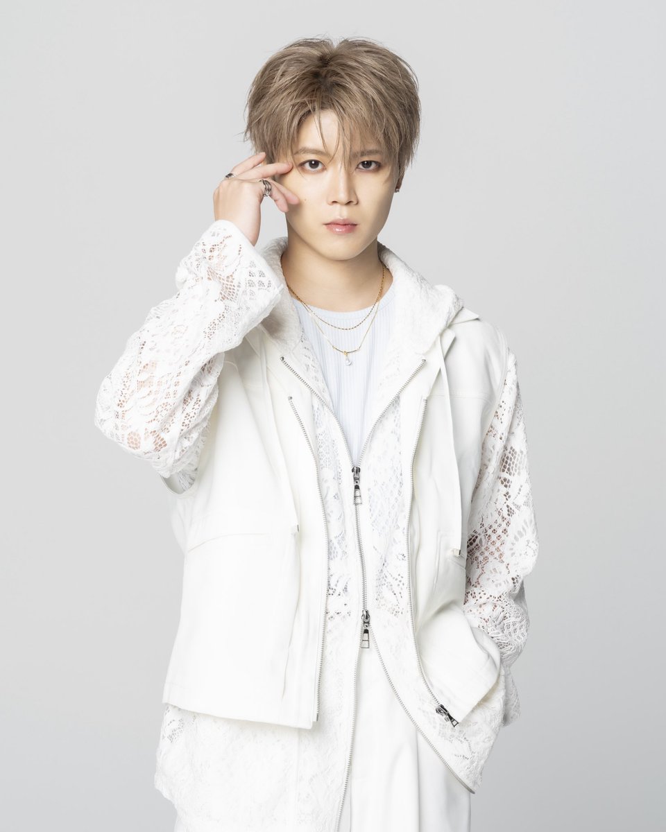 genic_staff's tweet photo. ／ 
#西本茉生
ミュージカル「さよならソルシエ」 
W主演 テオドルス・ファン・ゴッホ役として出演決定❤️‍🔥
 ＼

『このマンガがすごい！』第1位の人気作が10年ぶりに再演✨
天賦の才を持つ兄と、天才画商と呼ばれた弟。 
兄弟の確執と宿命、そして深い絆が歌とピアノ1本で紡がれる――。

📅公演日程：12/4(金)～12/13(日)
📍会場：こくみん共済 coop ホール／スペース・ゼロ

公式HPはこちら▼
https://t.co/j7ogzrz6rw

#さよならソルシエ @m_sorcier2026 #GENIC @GXVMK