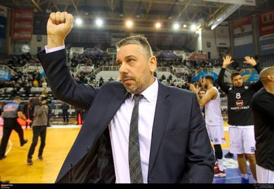 Real_JimmyGreen's tweet photo. Θα μείνεις στην ιστορία…ως ο άνθρωπος που έριξε τη Χούντα του Μπάσκετ. Ηλίας Παπαθεοδώρου κυρίες και κύριοι. 

Κανονικά πρέπει να είσαι  ο επόμενος πρόεδρος της ΕΟΚ. 🙏🏻 #paobc https://t.co/8RIZ44q084