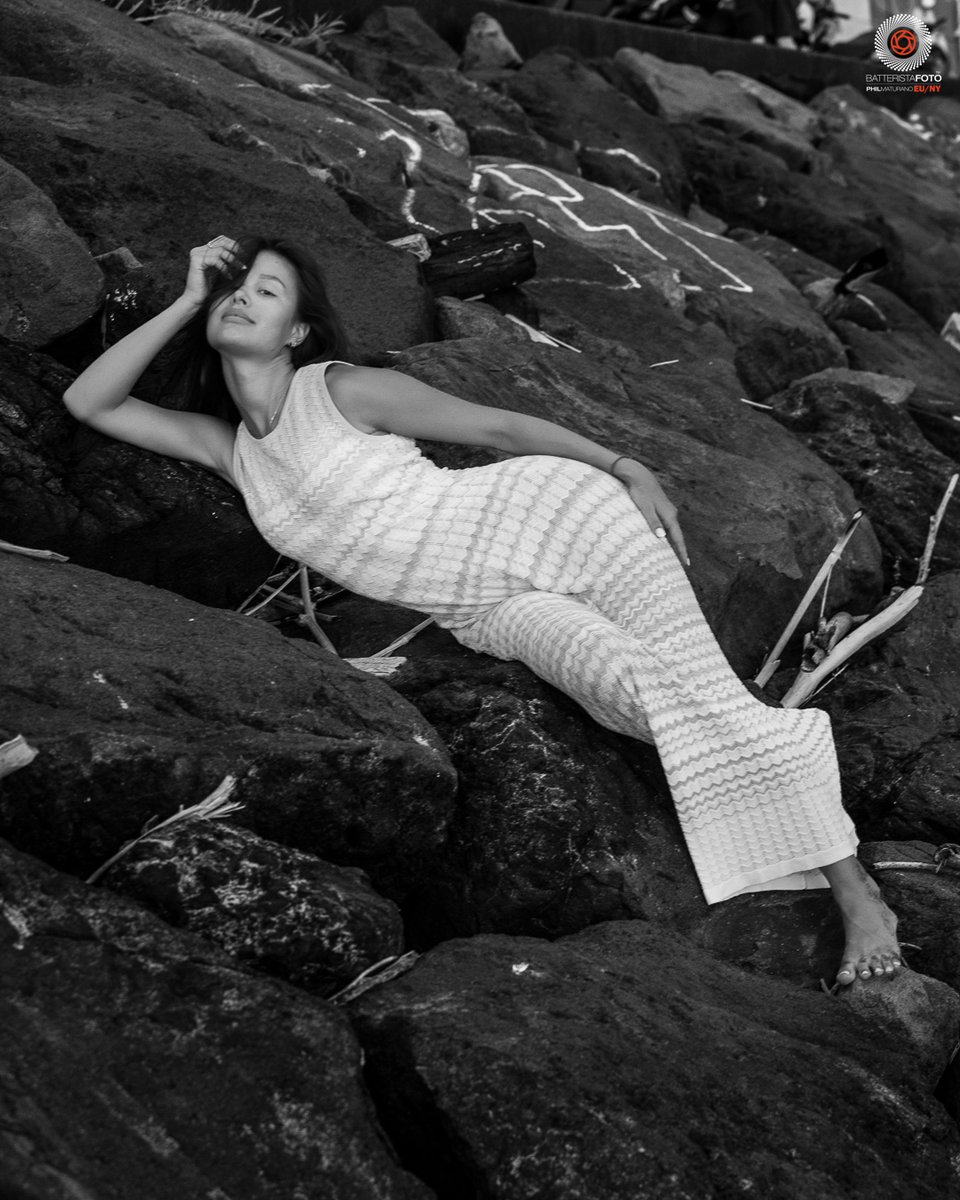 skadrian10's tweet photo. Golden hour at Pererenan, where volcanic black sand meets the tide. Raw, cinematic, and quietly soulful—the perfect setting for portraits shaped by soft evening light and salt-misted air. https://t.co/Z6d0kAloQe