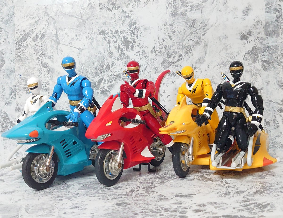 belle_togo's tweet photo. 観といた方が良いよ
カクレンジャーの劇場版は
TV版の延長でありつつ起承転結はしっかりしてるし
敵味方ゲスト問わずみんなキャラ立ってるし
ボスの倒され方のカタルシスが凄いんだ https://t.co/4IRMrzuj7E