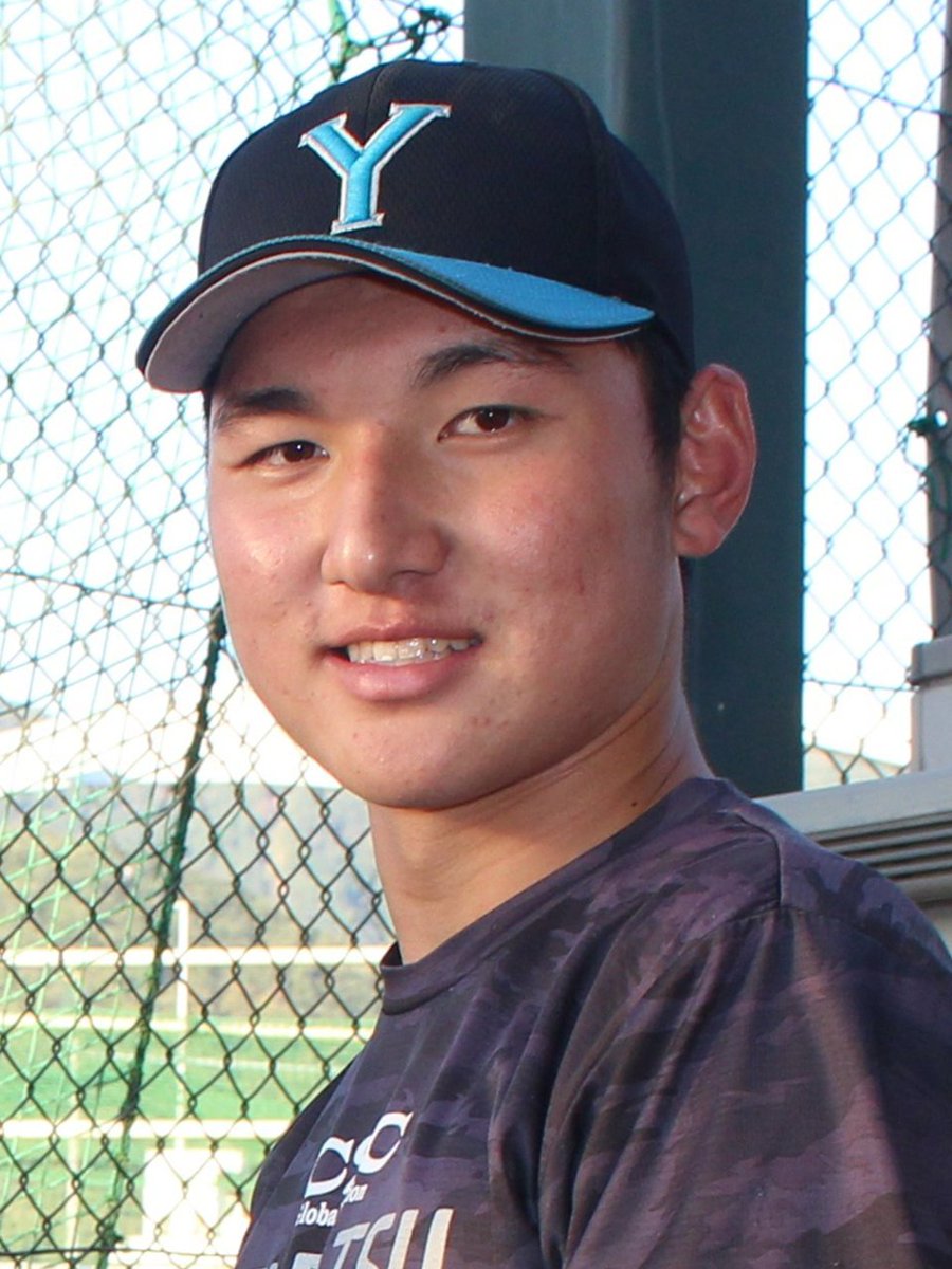 numberweb's tweet photo. ⚾「世に出てる菰田…かなり違います」⚾

プロでも投打二刀流に挑戦すると明言し、ポテンシャルはアマチュア球界トップの呼び声高い山梨学院高・菰田陽生。その素顔を、3年間ともに戦った相棒に明かしてもらった。“親友からの手紙”を受け取ったドラフト1位は、何を思ったのか――。 https://t.co/EnHFiVDPbR