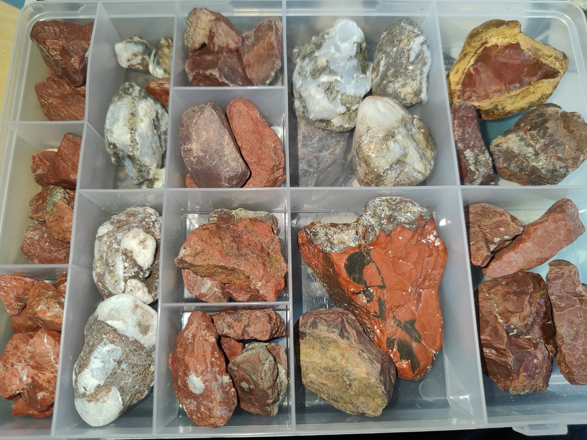 hotarite's tweet photo. 某所のジャスパー、オパール箱を少し整理した

良い奴で入る大きさの奴を優先的に入れてるだけなんでまだまだある https://t.co/96ZDbOg7jI