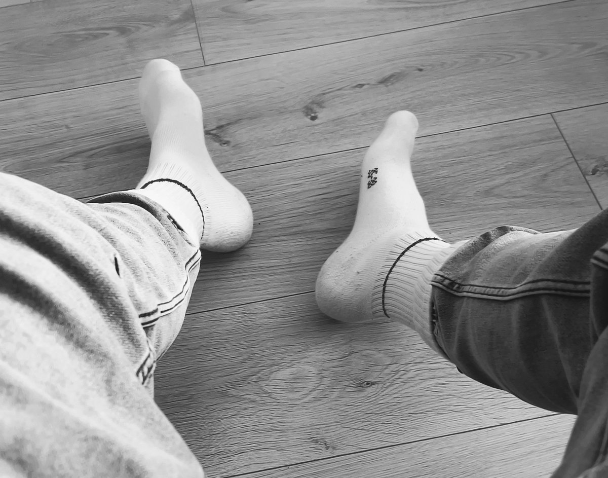 SocksDomKink's tweet photo. Who wants to smell them? #master #alpha #top #socks #smelly #feet https://t.co/KLXfc5NYsp