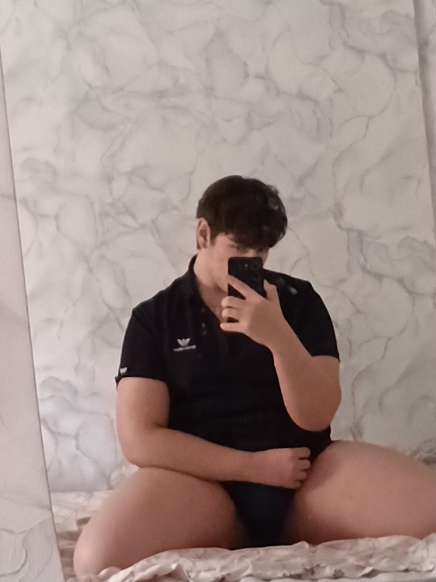 bigthighsdotcom's tweet photo. if you don't want me, i'l just deem you straight 
#fatboyfriday https://t.co/CfiLrDxsqF