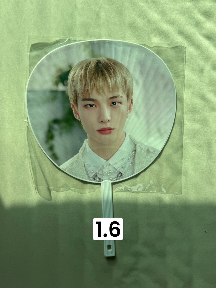 ferret_land's tweet photo. 스트레이키즈 스키즈 엠디 포카 양도 일본 엠디 포토카드 팝업 stray kids skz wts merch MD photo cards pop up japanese merch 

more merch in profile 
eng ✔️

방찬 리노 창빈 현진 한 한지성 필릭스 승민 정인 아이엔 bangchan leeknow changbin hyunjin han hanjisung felix seungmin jeongin https://t.co/isvLHxXNQM
