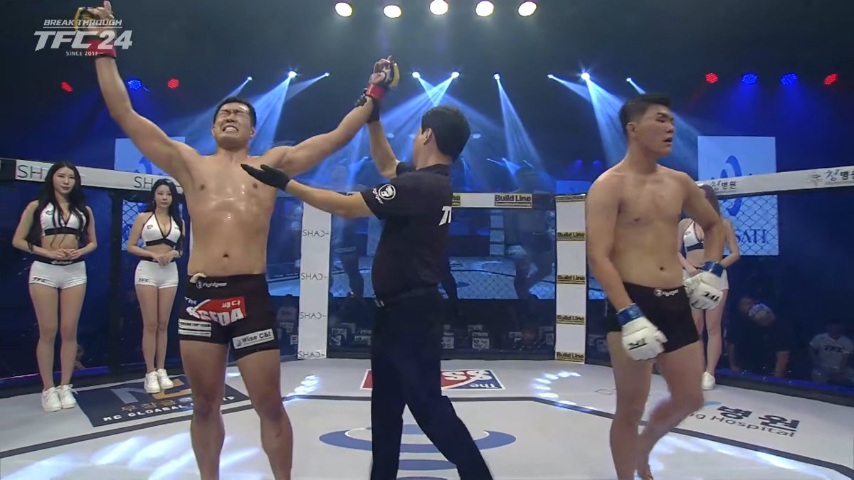 RedSmokeLLM's tweet photo. Son Geon Woo gets the 2nd Split Decision of the evening as he beats Choi Sung Tae (1-1) in a close fight at his pro debut #TFC24 https://t.co/Y0E9D14Kzl