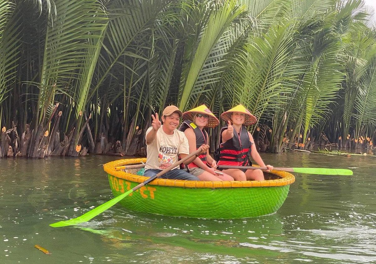 imadmeghazi1's tweet photo. Explore with Saigontourist Travel and discover the stories, culture, and traditions behind every experience with a professional guide. Full-day trip from Danang City, including local lunch. Tour price: USD 110/person. Hotline: 0906 598 196 - 0931 https://t.co/6iuOEV0JIx