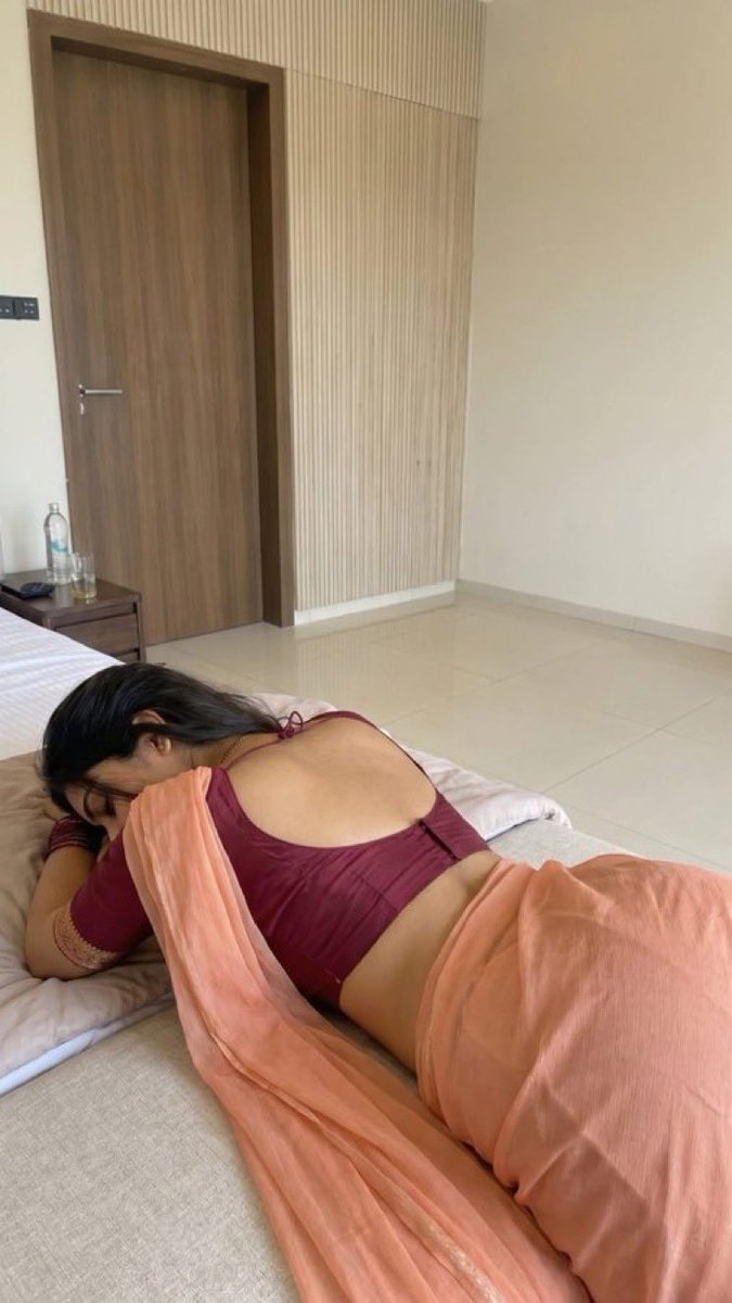 shikhamish4's tweet photo. Bhabhi ready hai roleplay ke liye.
Tum devar ban ke aao.
Ab bolo-
"Bhabhi, aaj main tumhari ______ mein lund daalunga"
Khali jagah bhar ke comment karo...
Repost waale ko hi reply dungi https://t.co/raIiRsrVDr