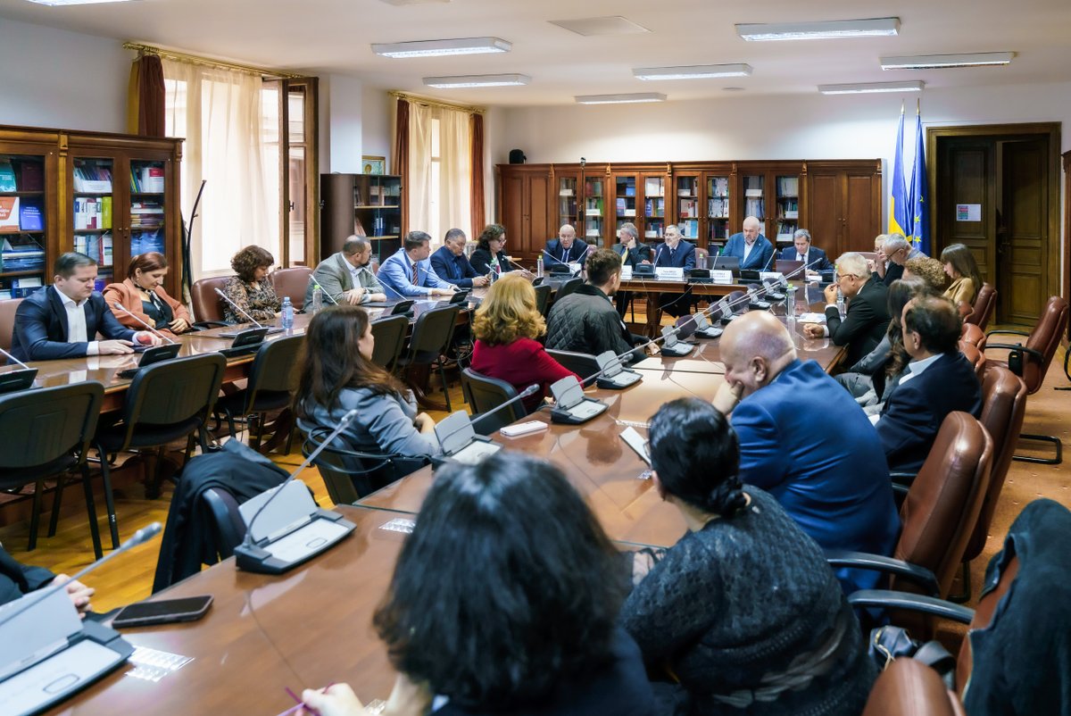OficialUnbr's tweet photo. Ziua Europeană a Avocaților 2026 | Dreptul la apărare are nevoie de garanții concrete, inclusiv în mediul digital

https://t.co/xVuE7Zx2a4
#ZEA2026 #UNBR #ConferinteleUNBR #DreptulLaAparare #SecretProfesional #Legea51 https://t.co/hF89Sw24CH