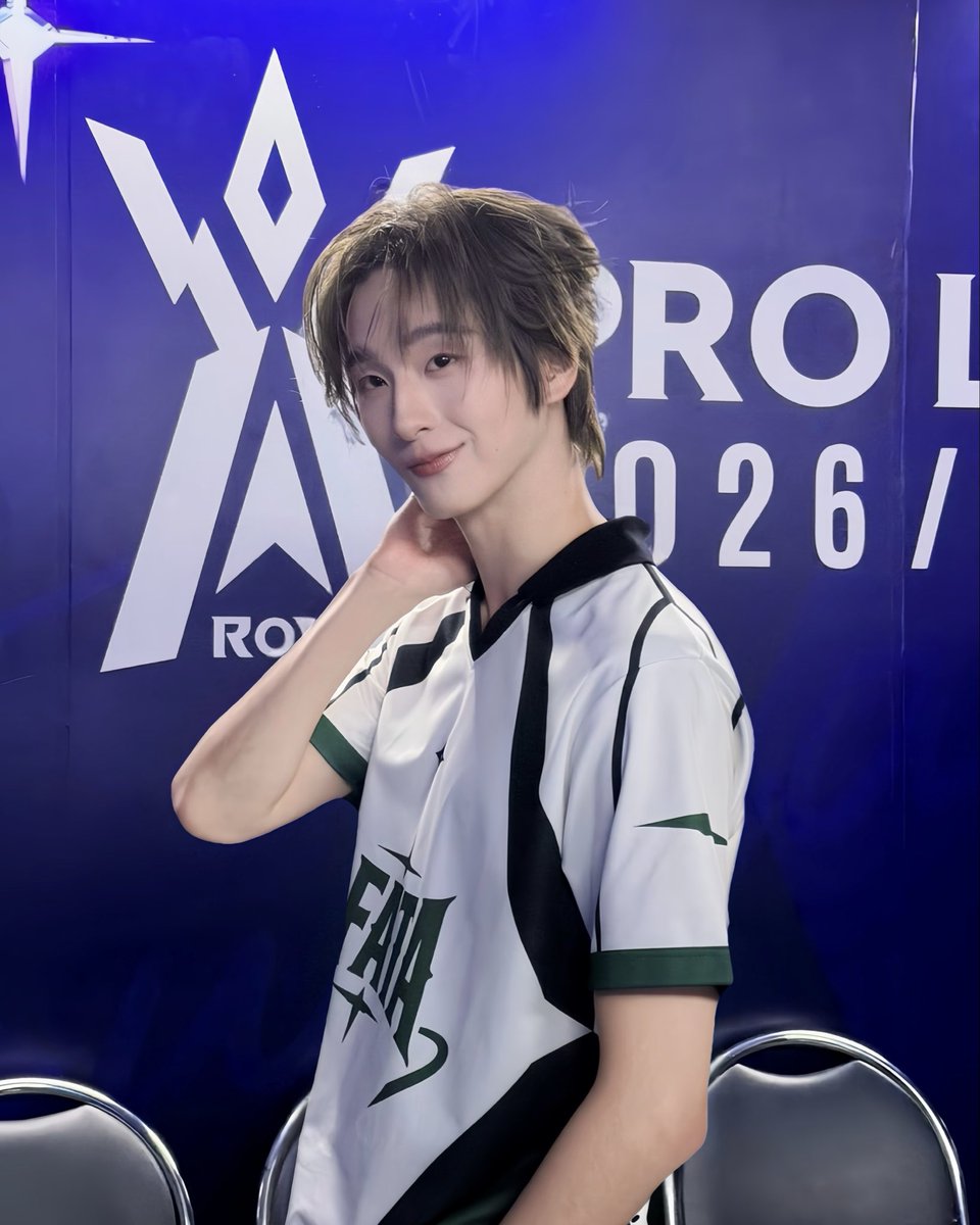 TadThapana's tweet photo. ปีหน้าแชมป์แน่ #RoVTPOPTournament https://t.co/Sgb32kqZAE