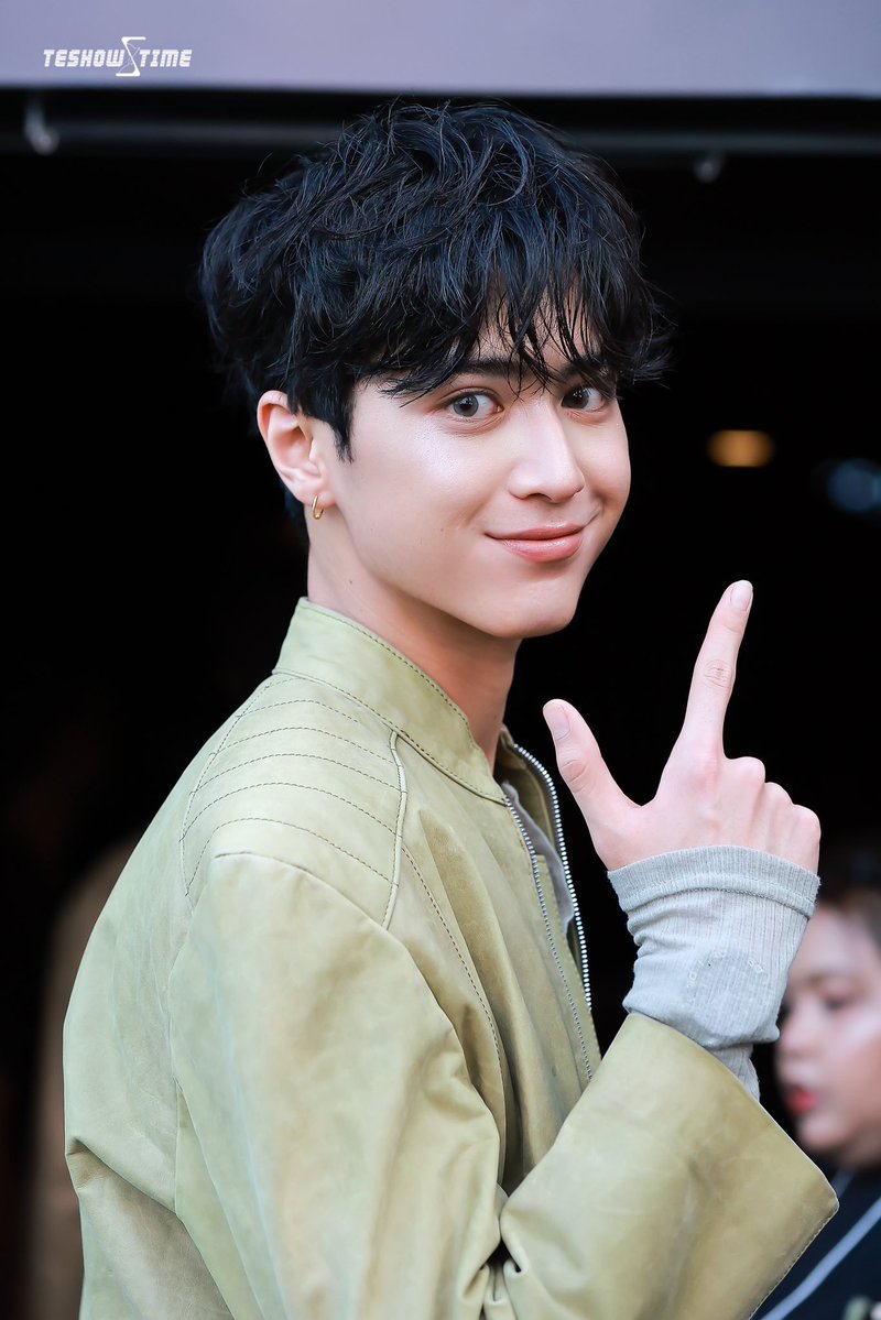 teshowstime_'s tweet photo. ———— @wwwteshow06 

ลุควันนี้เท่มาก พี่จะเดรสสสส 

TSP HEIDIS SECRET EFW26

#Teshow #เตโช
#TeshowPingatEFW26ICONSIAM https://t.co/l4hlI56Kjr