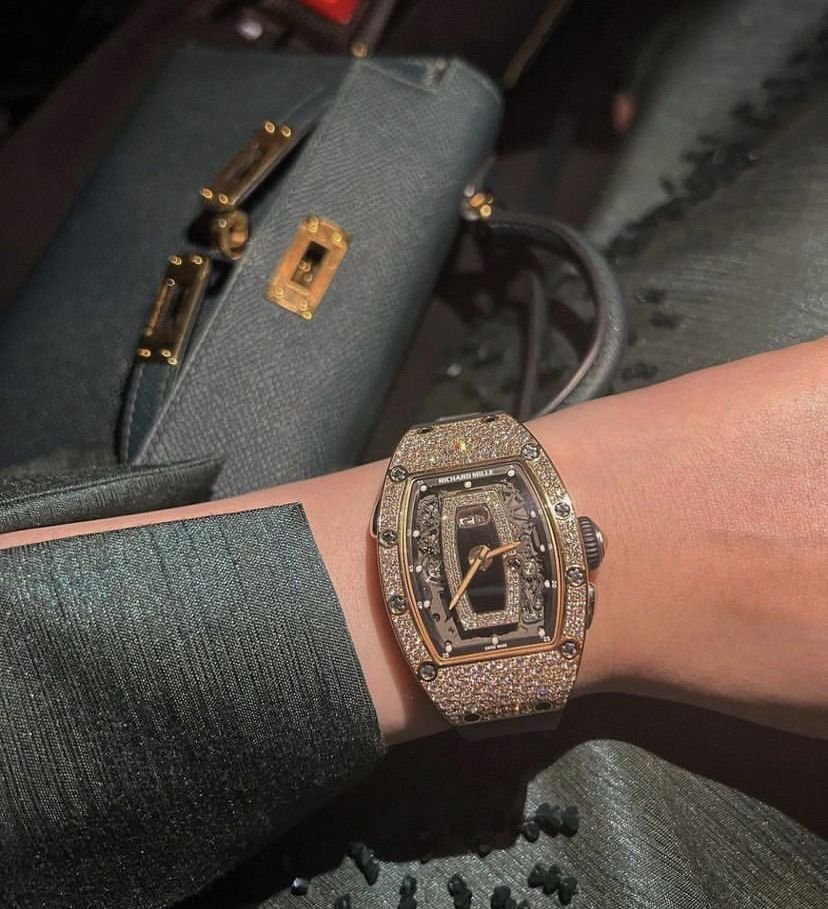 chloebennettco's tweet photo. True luxury is having the freedom to choose your time, your happiness, and your direction. 💎
#London #Berlin #Germany #FinancialFreedom #LuxuryMindset https://t.co/UHr3kjVeHL