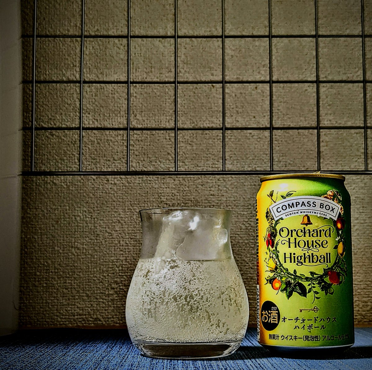 dieingmessage's tweet photo. コンパスボックス オーチャードハウス ハイボール、頂きます。
コチラは前回出た時に買って残ってたもの。忘れた頃に開けようと思ってたら再販しちゃったよねー
コレはフルボトル買ってもいいかなと思う。
#CompassBox #OrchardHouseHighball #BlendedMaltScotchWhisky #WhiskyAndSoda #ReadyToDrink https://t.co/srYyyTM9BV