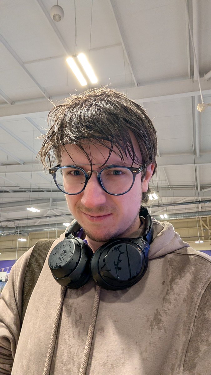 GenericAdam's tweet photo. bit wet outside https://t.co/ykfh921xUE
