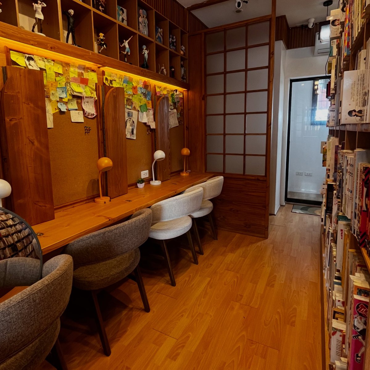 tankobonbon's tweet photo. HELLOOO, YES, WE’RE STILL HERE!! 😌👌👌 A private library that houses 5,000+ official English manga, light novels, manhwa, danmei, and artbooks in the Philippines? It's coming :)

For now, here are photos of what it looks like! I hope to see you visit us once we're open! ;) https://t.co/P90KtbD4HF