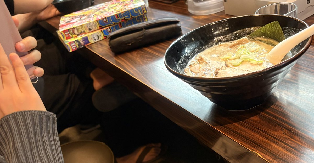 5eyxsp's tweet photo. ちゃんと言いつけを守ってノーパンノーブラで来てくれた女の子。

ホテルで濃厚な時間を過ごして汗をかいたあとは、濃厚事後ラー。
楽しかったね。☺️ https://t.co/1q581f68Gs